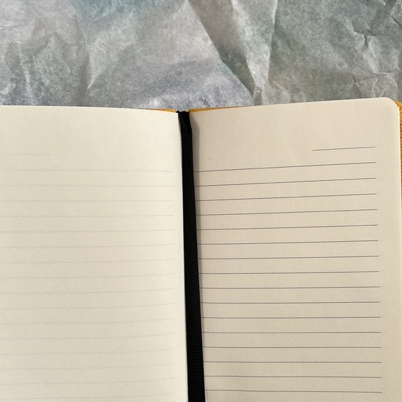 GONE** GUCCI Beauty Notebook - Picture 5 of 7